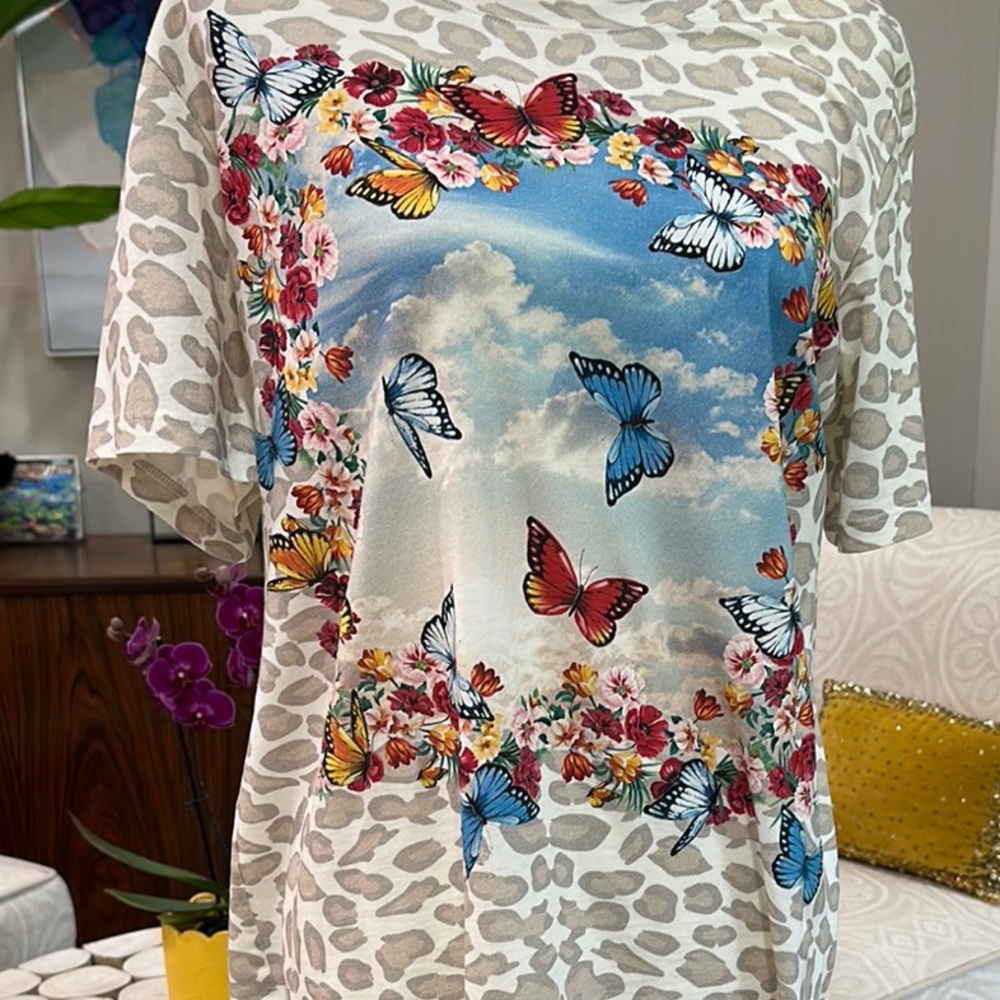 Johnny Was Cream Graphic Boxy Short Sleeve Tee